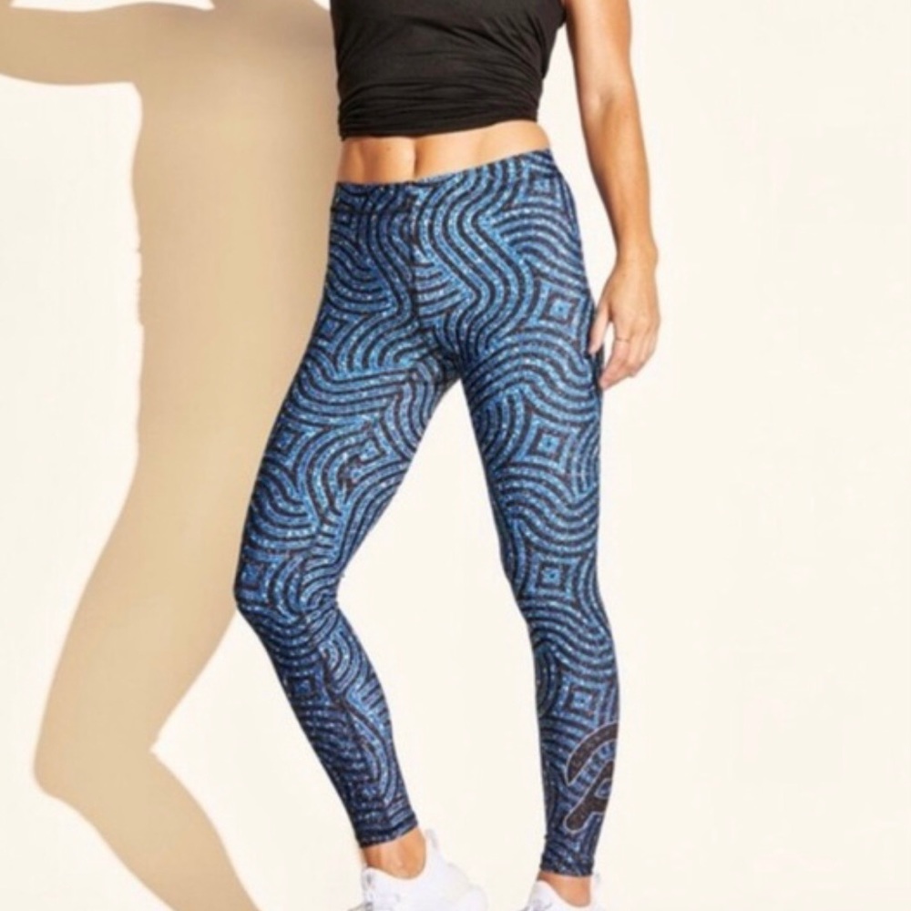 💰 SOLD 💰 NWT Peloton Terez L Glitter Galaxy Leggings